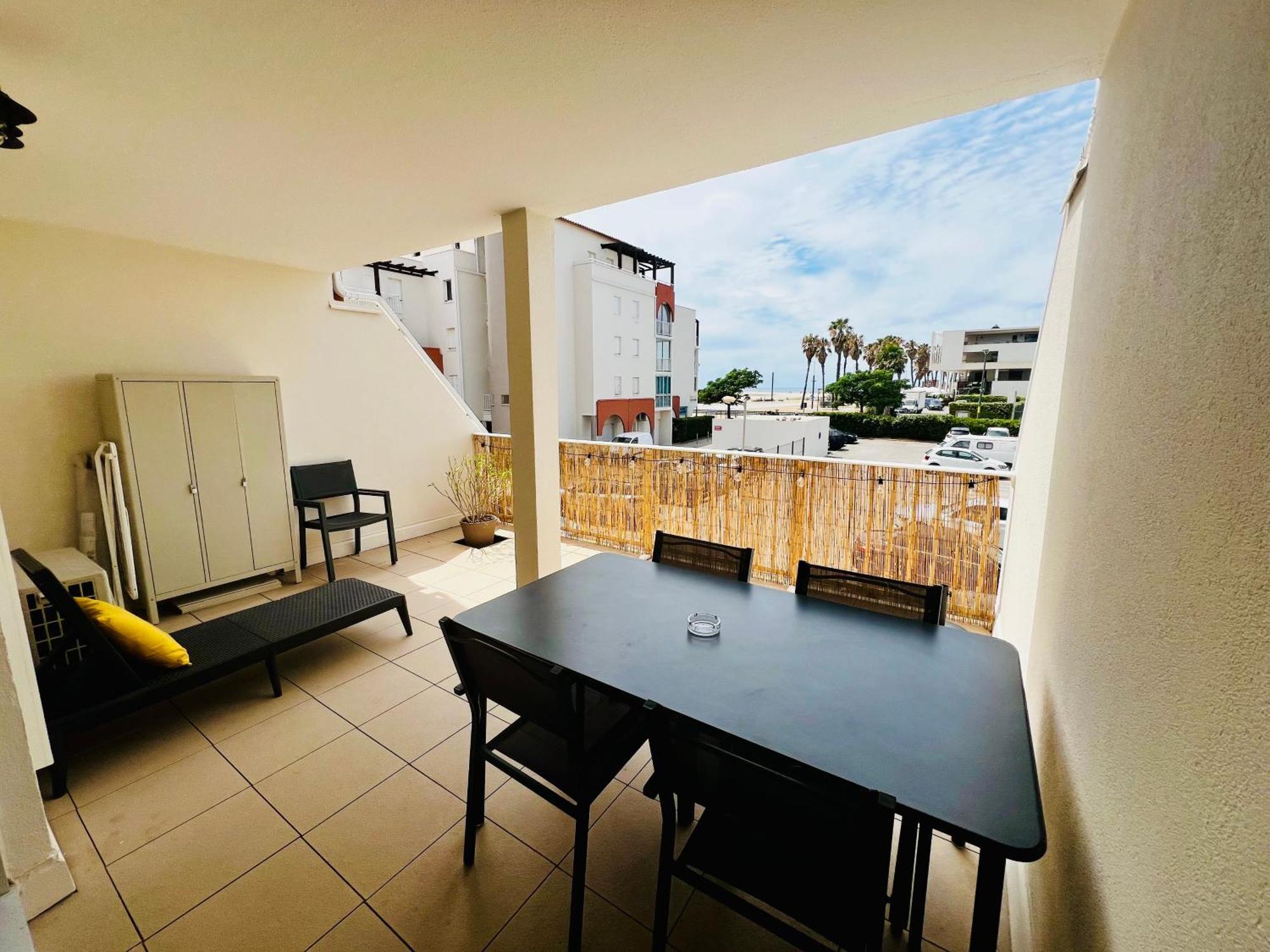 Appartement En Bord De Mer Сет Экстерьер фото